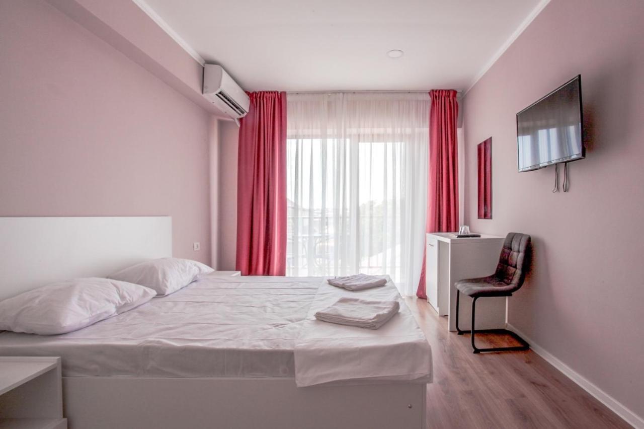 Pensiunea Riviera Костинешти Экстерьер фото